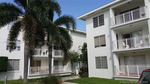 Edificio en North Miami, Miami-Dade County
