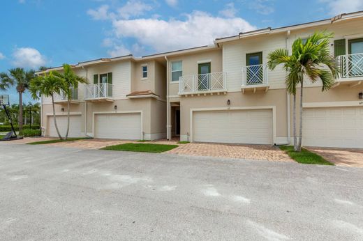 Townhouse in Royal Palm Beach, Palm Beach