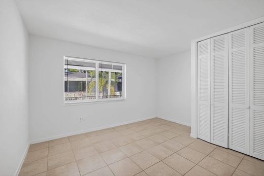 Residential complexes in Fort Lauderdale, Broward County