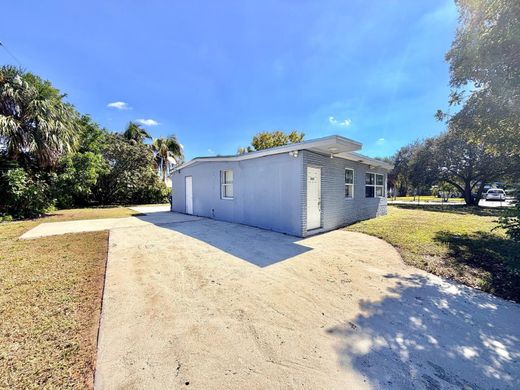 Villa in Lauderhill, Broward County