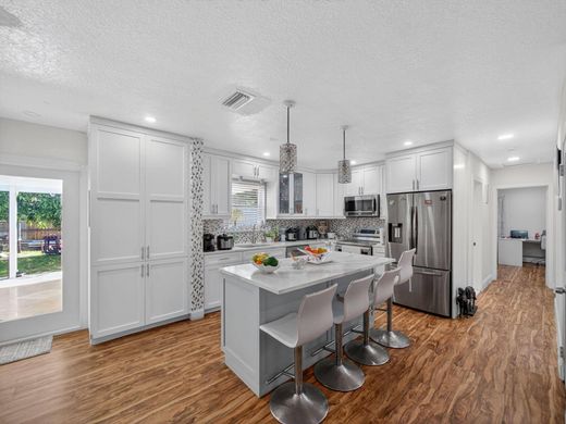 Βίλα σε Lake Clarke Shores, Palm Beach County