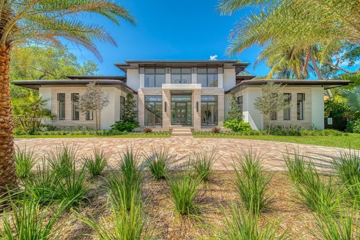 Villa for sale in Coral Gables