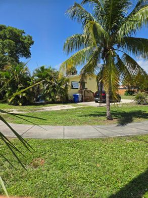 Villa in Pompano Beach, Broward County