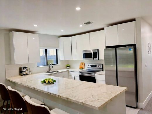 Townhouse in Hialeah, Miami-Dade