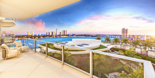 Residential complexes in Lake Park, Palm Beach