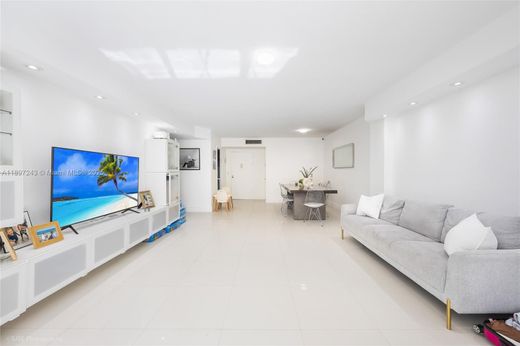 Wohnkomplexe in Bay Harbor Islands, Miami-Dade County