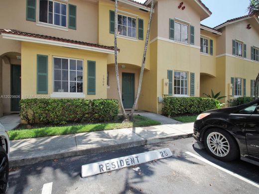 Townhouse in North Lauderdale, Broward County