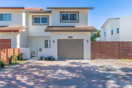 Townhouse in Hollywood, Broward County