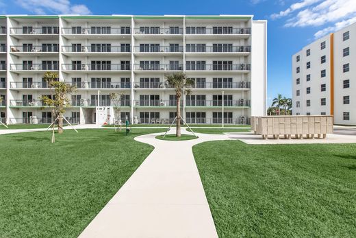 Residential complexes in Homestead, Miami-Dade