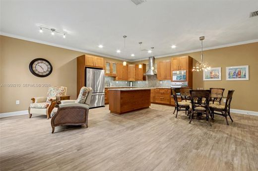 Townhouse in Hollywood, Broward County