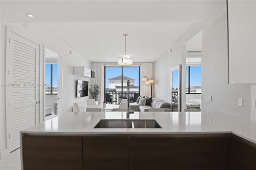 Residential complexes in Coral Gables, Miami-Dade