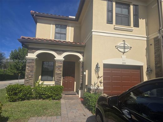 Townhouse in Hialeah, Miami-Dade