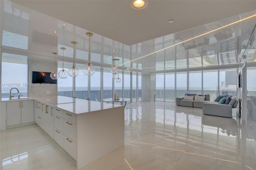 公寓楼  Hallandale Beach, Broward County