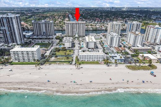 Residential complexes in Hollywood, Broward County