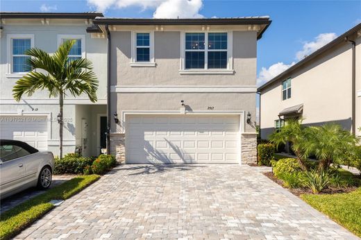 Townhouse - Lauderdale Lakes, Broward County