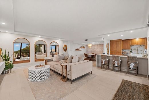 Residential complexes in Fort Lauderdale, Broward County