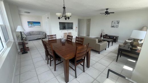 Residential complexes in Hollywood, Broward County