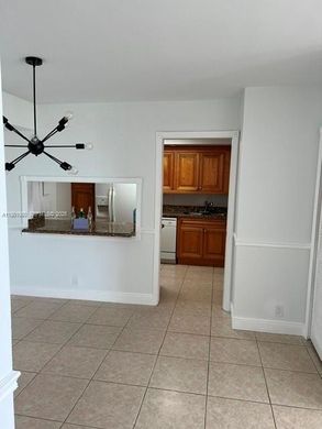 مجمع شقق ﻓﻲ ميامي، فلوريدا, Miami-Dade County