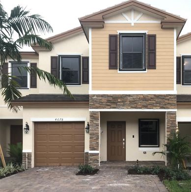 Townhouse in Davie, Broward County