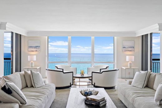 Residential complexes in Palm Beach Shores, Palm Beach