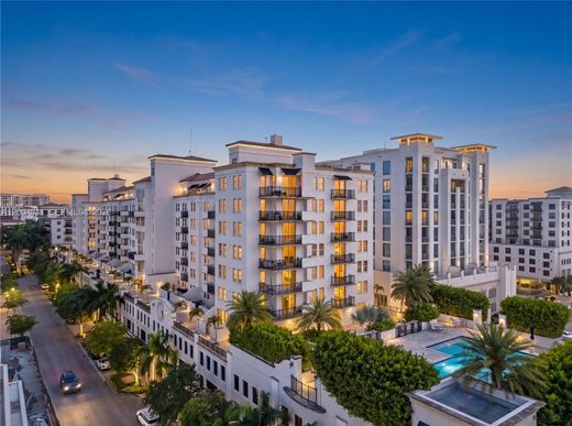 Residential complexes in Coral Gables, Miami-Dade