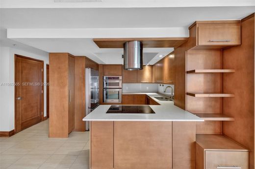 Residential complexes in Fort Lauderdale, Broward County