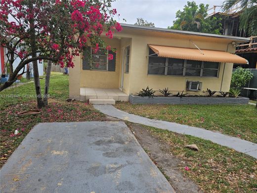 Residential complexes in Hollywood, Broward County