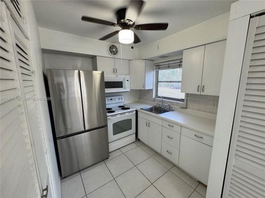 Komplex apartman Hollywood, Broward County