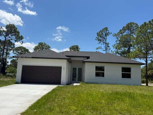 Villa in Lehigh Acres, Lee County