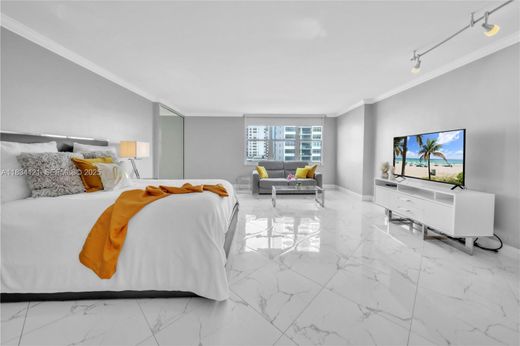 Residential complexes in Hollywood, Broward County