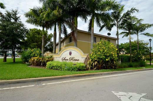 Townhouse in North Lauderdale, Broward County