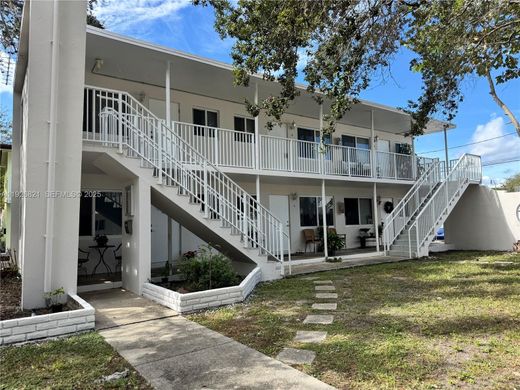 Жилой комплекс, Miami Springs, Miami-Dade County