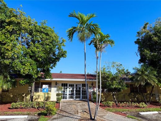 Aventura, Miami-Dade Countyのアパートメント・コンプレックス