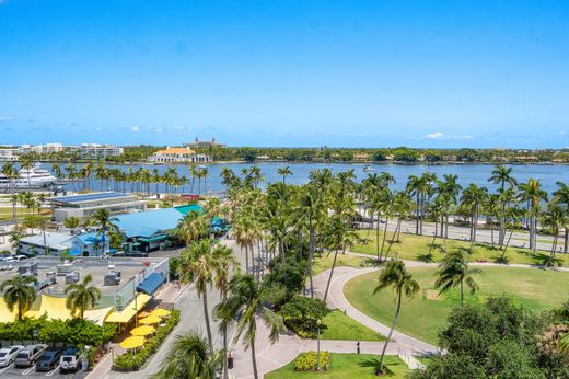 Residential complexes in West Palm Beach, Palm Beach