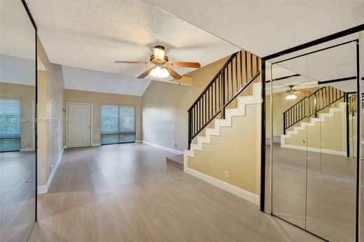 Townhouse in Sunrise, Broward County