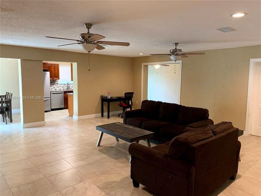 Villa in Pembroke Pines, Broward County