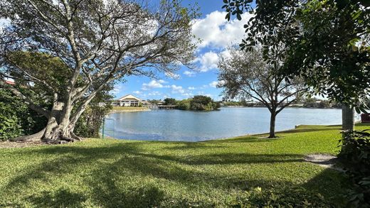 Townhouse in Oakland Park, Broward County