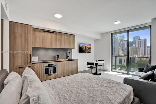 Kamienica w Miami, Miami-Dade County