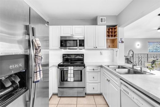 Жилой комплекс, Майами, Miami-Dade County