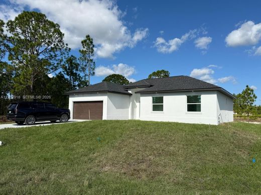 Villa in Lehigh Acres, Lee County