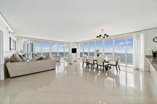Residential complexes in Hallandale, Broward County