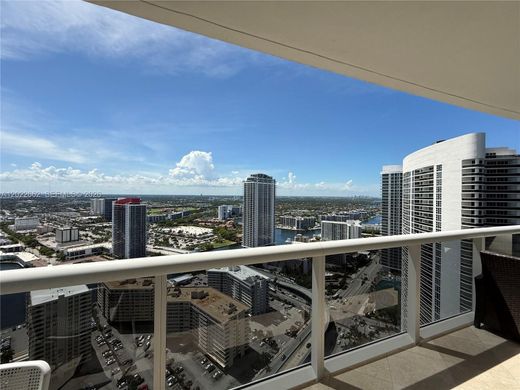 Residential complexes in Hallandale, Broward County
