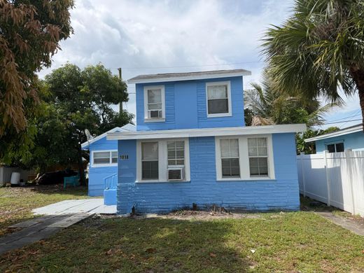 Residential complexes in West Palm Beach, Palm Beach