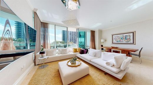 Residential complexes in Bal Harbour, Miami-Dade