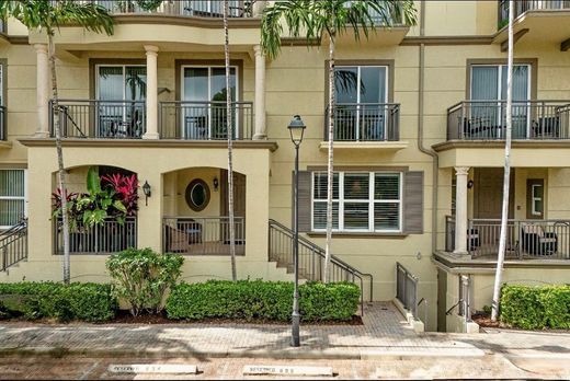 Residential complexes in Wilton Manors, Broward County