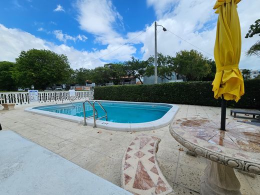 Residential complexes in Miami, Miami-Dade