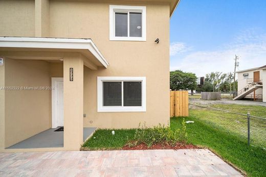 Townhouse in Miami Heights Trailer Park, Miami-Dade