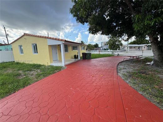 Villa a Hialeah, Miami-Dade County