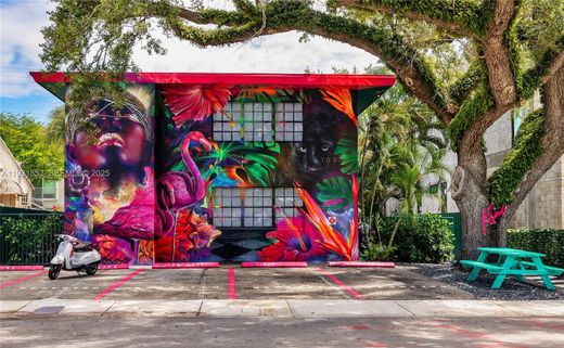 Residential complexes in Fort Lauderdale, Broward County