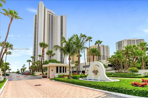 Residential complexes in Palm Beach Shores, Palm Beach